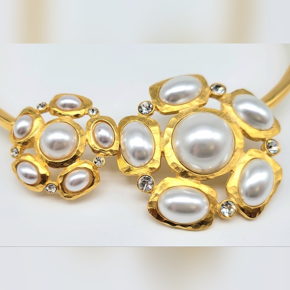 Kenneth Jay Lane Pearl Flower Gold Satin Spring Collar Statement Necklace - Picture 6 of 12